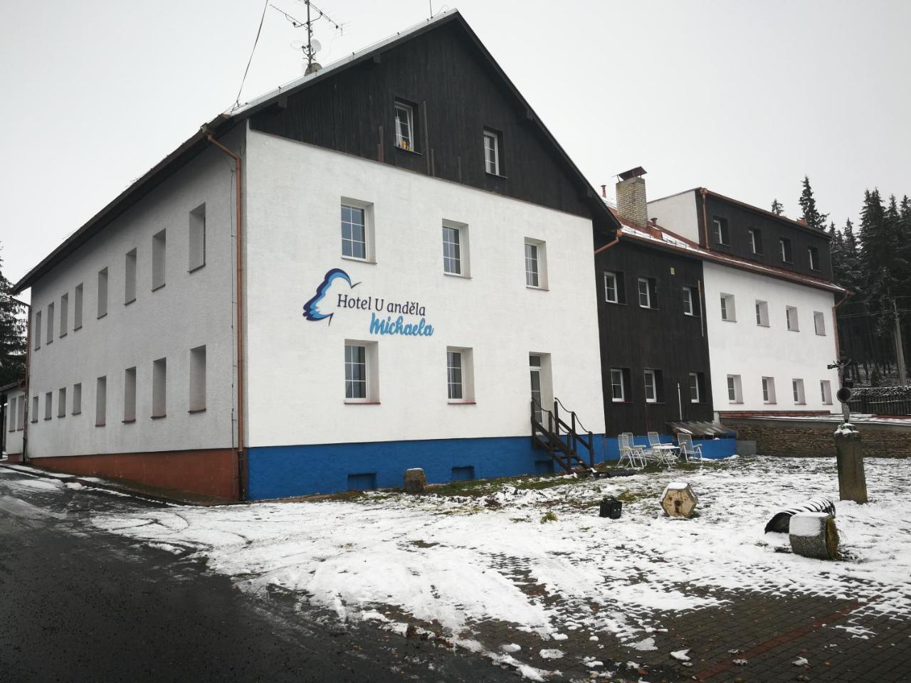 Hotel U Andela Michaela Javorná Exterior photo